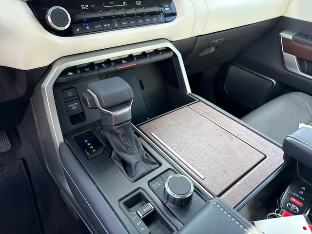 SEMINUEVOS TOYOTA Sequoia at Matthews in Liberty Buick GMC