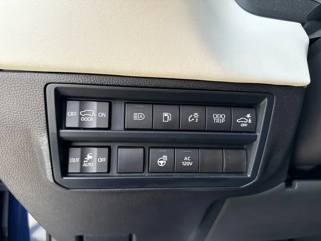 SEMINUEVOS TOYOTA Sequoia at Matthews in Liberty Buick GMC