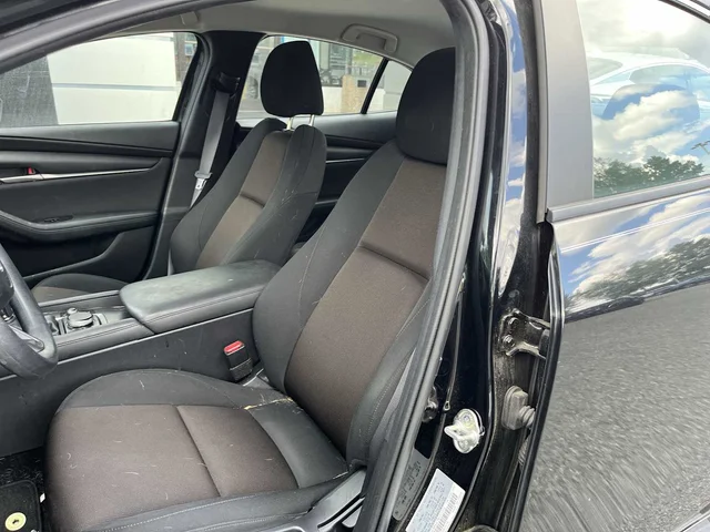 SEMINUEVOS MAZDA MAZDA3 at Mount Airy in Mount Airy Chrysler Dodge Jeep Ram Fiat