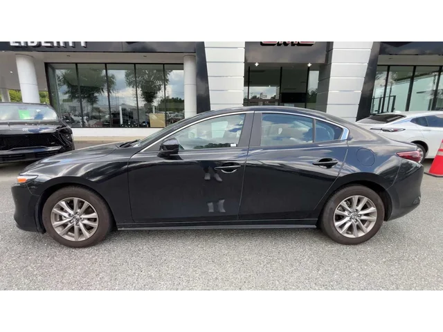 SEMINUEVOS MAZDA MAZDA3 at Mount Airy in Mount Airy Chrysler Dodge Jeep Ram Fiat