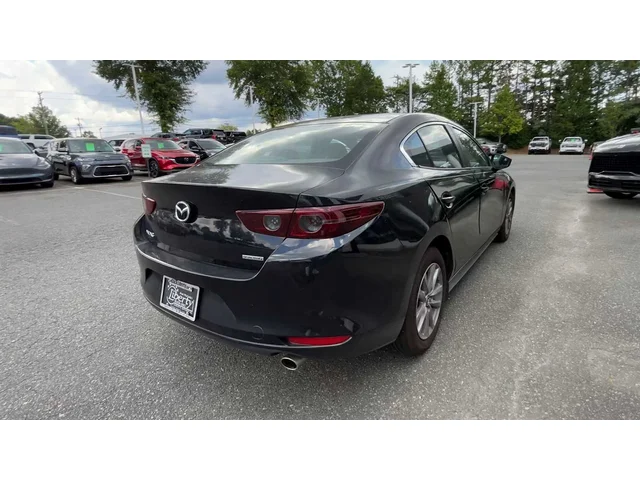 SEMINUEVOS MAZDA MAZDA3 at Mount Airy in Mount Airy Chrysler Dodge Jeep Ram Fiat