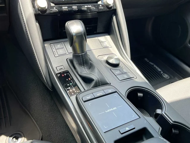 SEMINUEVOS LEXUS IS at Matthews in Liberty Buick GMC