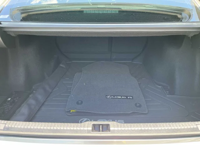 SEMINUEVOS LEXUS IS at Matthews in Liberty Buick GMC