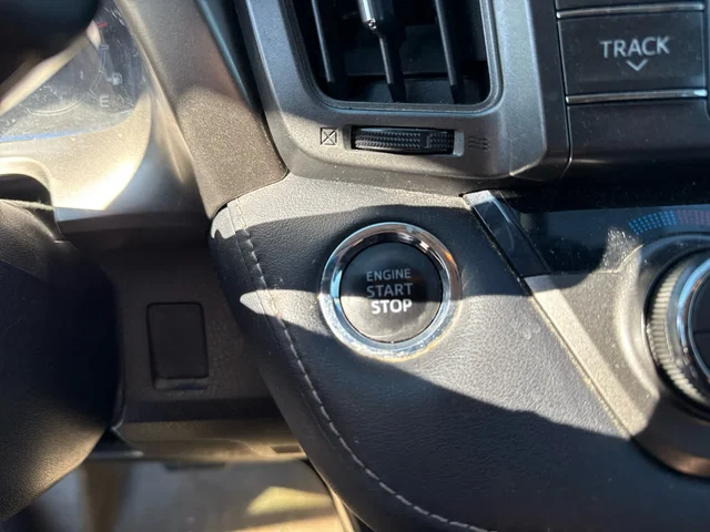 SEMINUEVOS TOYOTA RAV4 at Matthews in Liberty Buick GMC