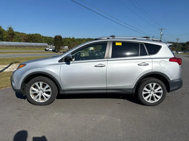 SEMINUEVOS TOYOTA RAV4 at Matthews in Liberty Buick GMC