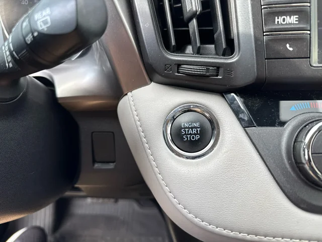 SEMINUEVOS TOYOTA RAV4 at Matthews in Liberty Buick GMC