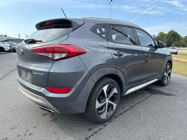SEMINUEVOS HYUNDAI Tucson at Matthews in Liberty Buick GMC