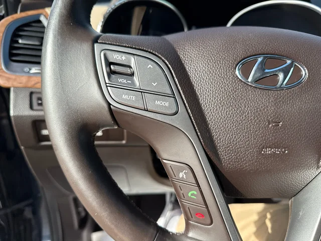 SEMINUEVOS HYUNDAI Santa Fe at Matthews in Liberty Buick GMC