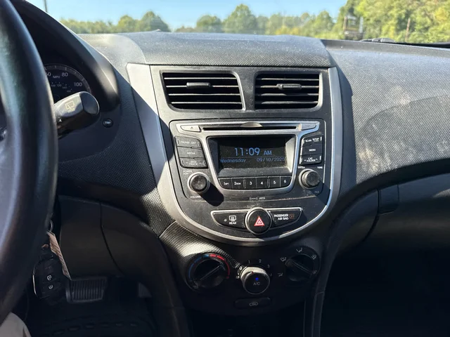 SEMINUEVOS HYUNDAI Accent at Matthews in Liberty Buick GMC