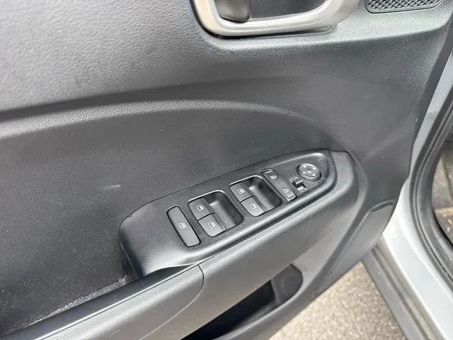 SEMINUEVOS HYUNDAI Venue at Matthews in Liberty Buick GMC
