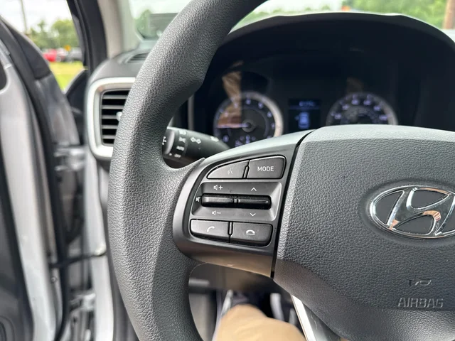 SEMINUEVOS HYUNDAI Venue at Matthews in Liberty Buick GMC