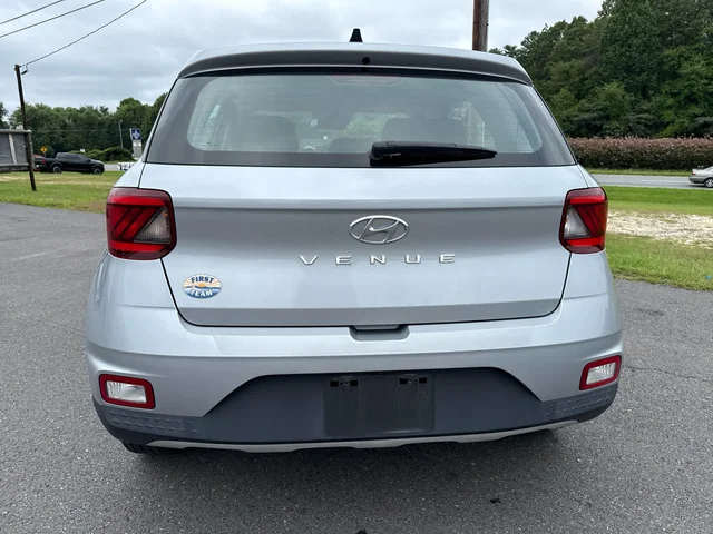 SEMINUEVOS HYUNDAI Venue at Matthews in Liberty Buick GMC
