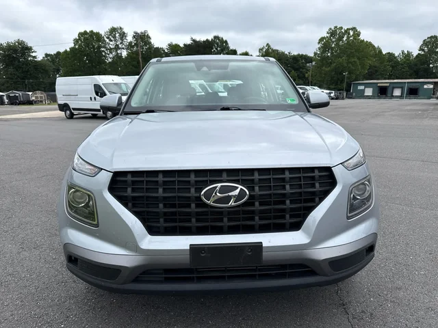 SEMINUEVOS HYUNDAI Venue at Matthews in Liberty Buick GMC