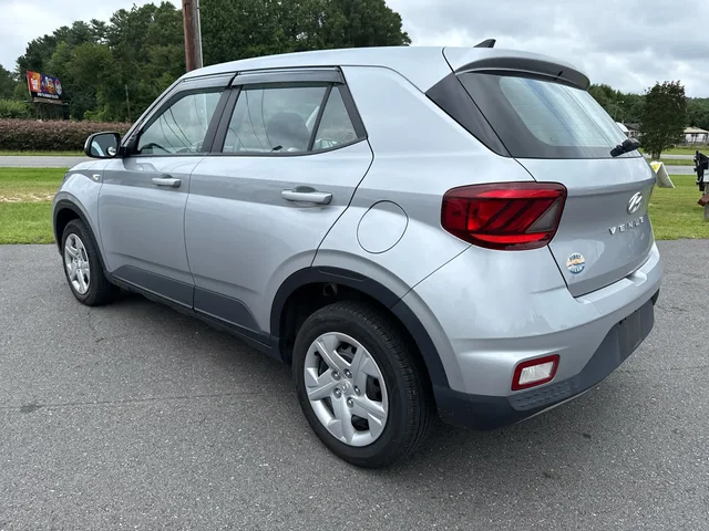 SEMINUEVOS HYUNDAI Venue at Matthews in Liberty Buick GMC