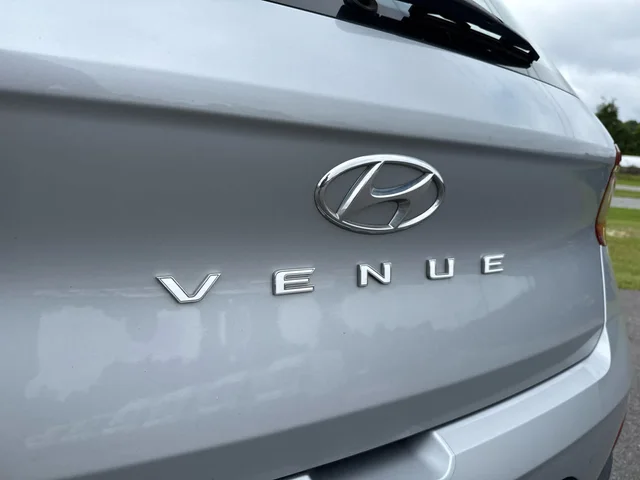 SEMINUEVOS HYUNDAI Venue at Matthews in Liberty Buick GMC