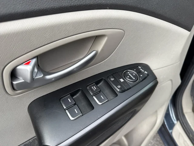 SEMINUEVOS KIA Sedona at Matthews in Liberty Buick GMC