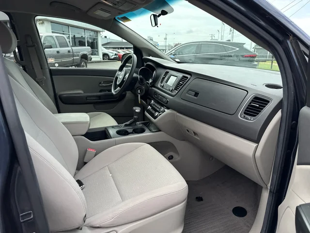 SEMINUEVOS KIA Sedona at Matthews in Liberty Buick GMC