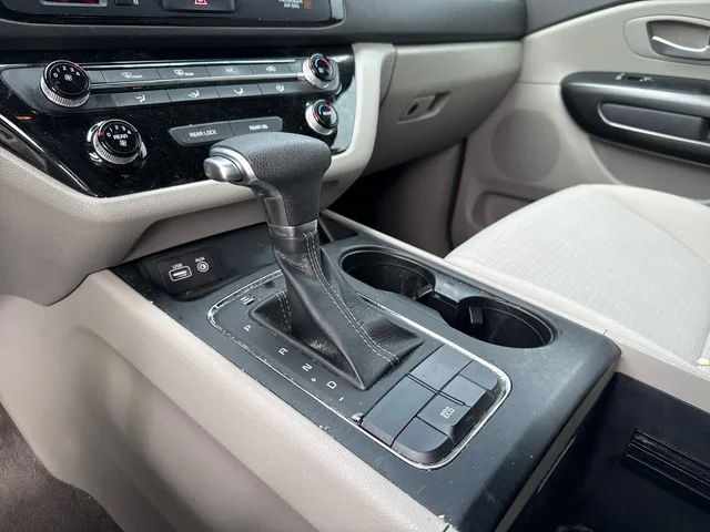 SEMINUEVOS KIA Sedona at Matthews in Liberty Buick GMC
