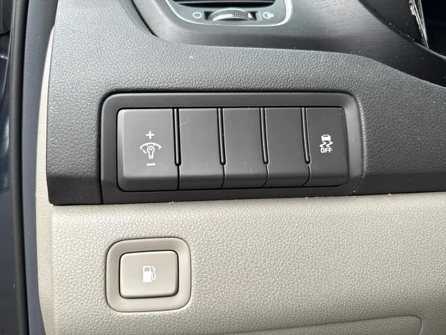 SEMINUEVOS KIA Sedona at Matthews in Liberty Buick GMC