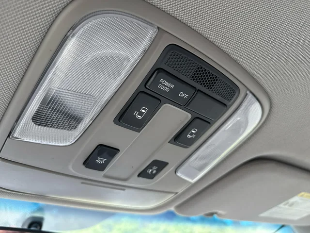SEMINUEVOS KIA Sedona at Matthews in Liberty Buick GMC