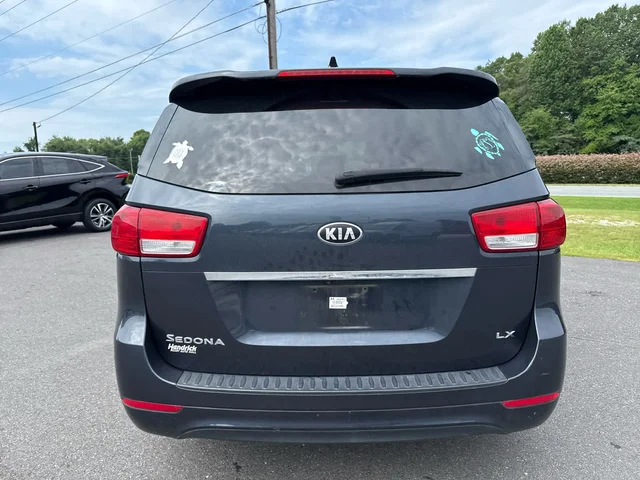SEMINUEVOS KIA Sedona at Matthews in Liberty Buick GMC