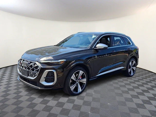 Nuevos AUDI SQ5 à Estados chez autogozo