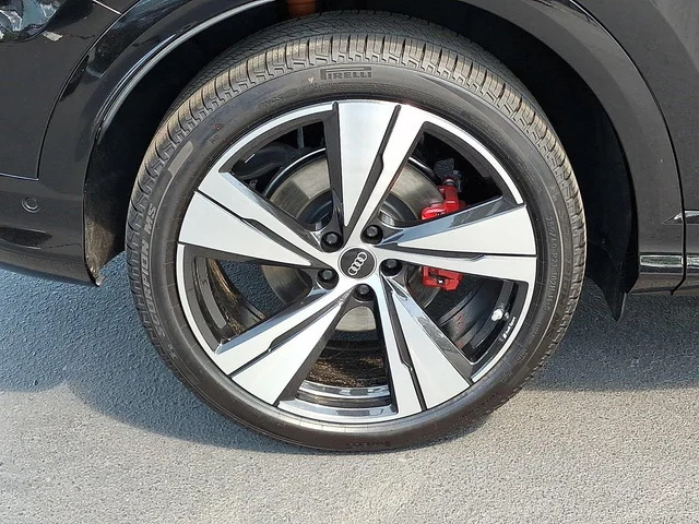 Nuevos AUDI SQ5 à Estados chez autogozo
