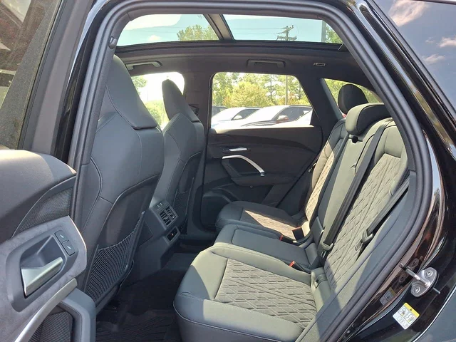Nuevos AUDI SQ5 à Estados chez autogozo