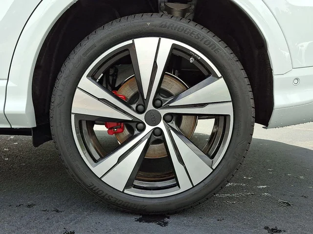 Nuevos AUDI SQ5 à Estados chez autogozo