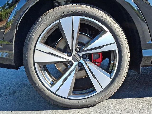 Nuevos AUDI SQ5 à Estados chez autogozo