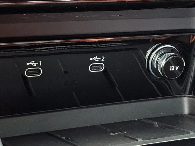 Nuevos AUDI SQ5 à Estados chez autogozo