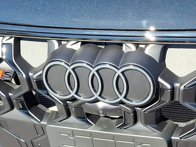 Nuevos AUDI SQ5 à Estados chez autogozo