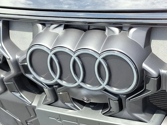 Nuevos AUDI SQ5 à Estados chez autogozo