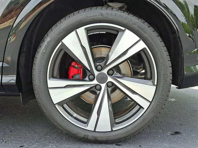 Nuevos AUDI SQ5 à Estados chez autogozo