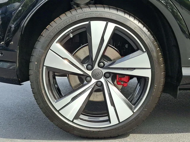 Nuevos AUDI SQ5 à Estados chez autogozo