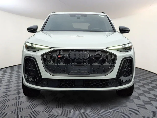 Nuevos AUDI SQ5 à Estados chez autogozo