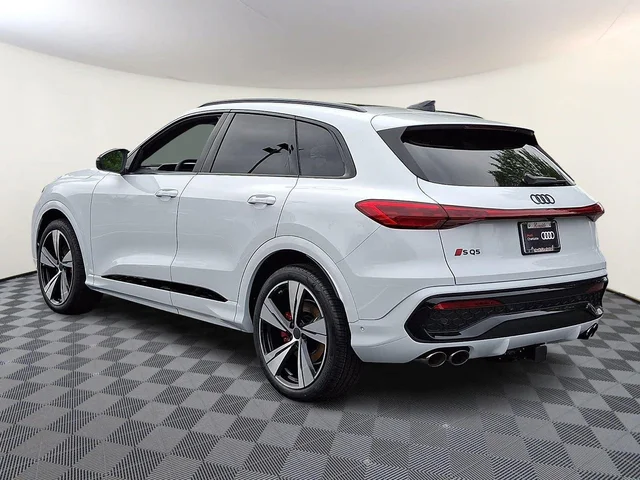 Nuevos AUDI SQ5 à Estados chez autogozo