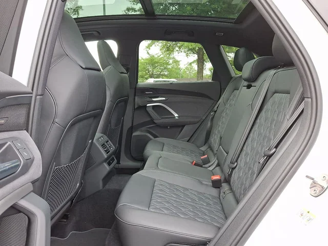 Nuevos AUDI SQ5 à Estados chez autogozo