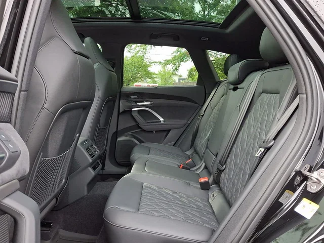 Nuevos AUDI SQ5 à Estados chez autogozo