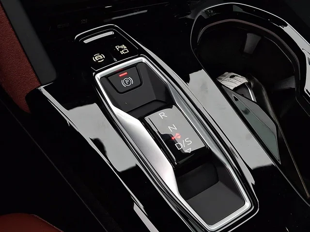 Nuevos AUDI SQ5 à Estados chez autogozo