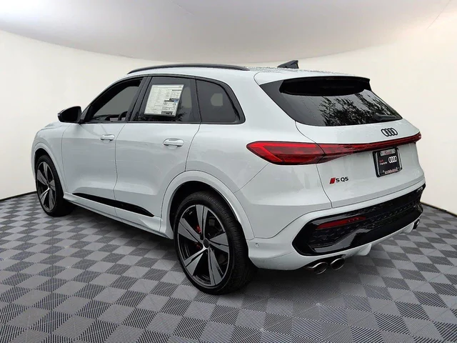Nuevos AUDI SQ5 à Estados chez autogozo
