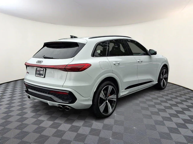 Nuevos AUDI SQ5 à Estados chez autogozo