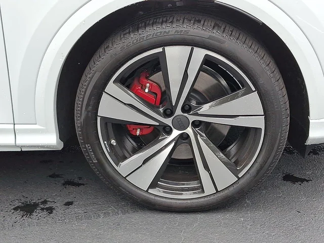 Nuevos AUDI SQ5 à Estados chez autogozo