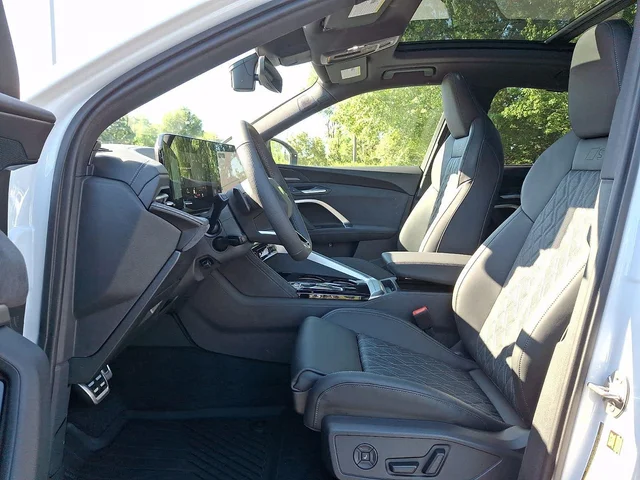 Nuevos AUDI SQ5 à Estados chez autogozo