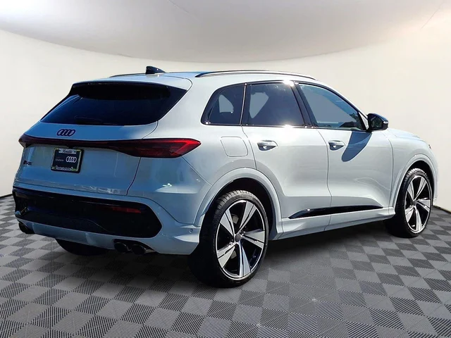 Nuevos AUDI SQ5 à Estados chez autogozo