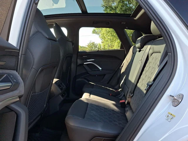 Nuevos AUDI SQ5 à Estados chez autogozo
