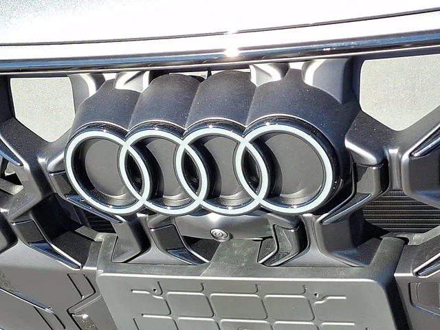 Nuevos AUDI SQ5 à Estados chez autogozo