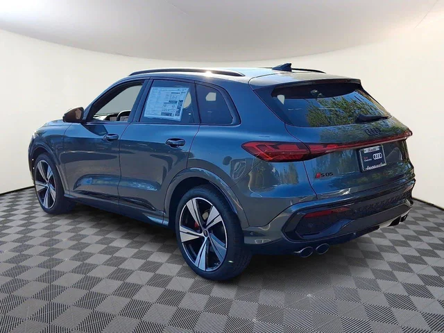 Nuevos AUDI SQ5 à Estados chez autogozo