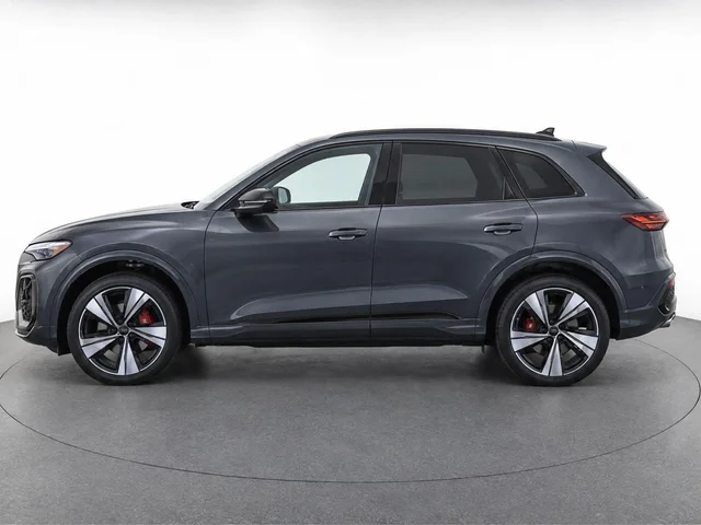 Nuevos AUDI SQ5 à Estados chez autogozo
