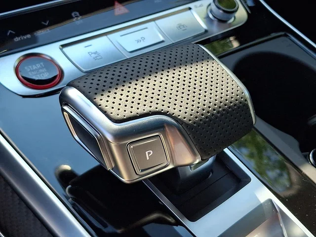 Nuevos AUDI SQ8 à Estados chez autogozo